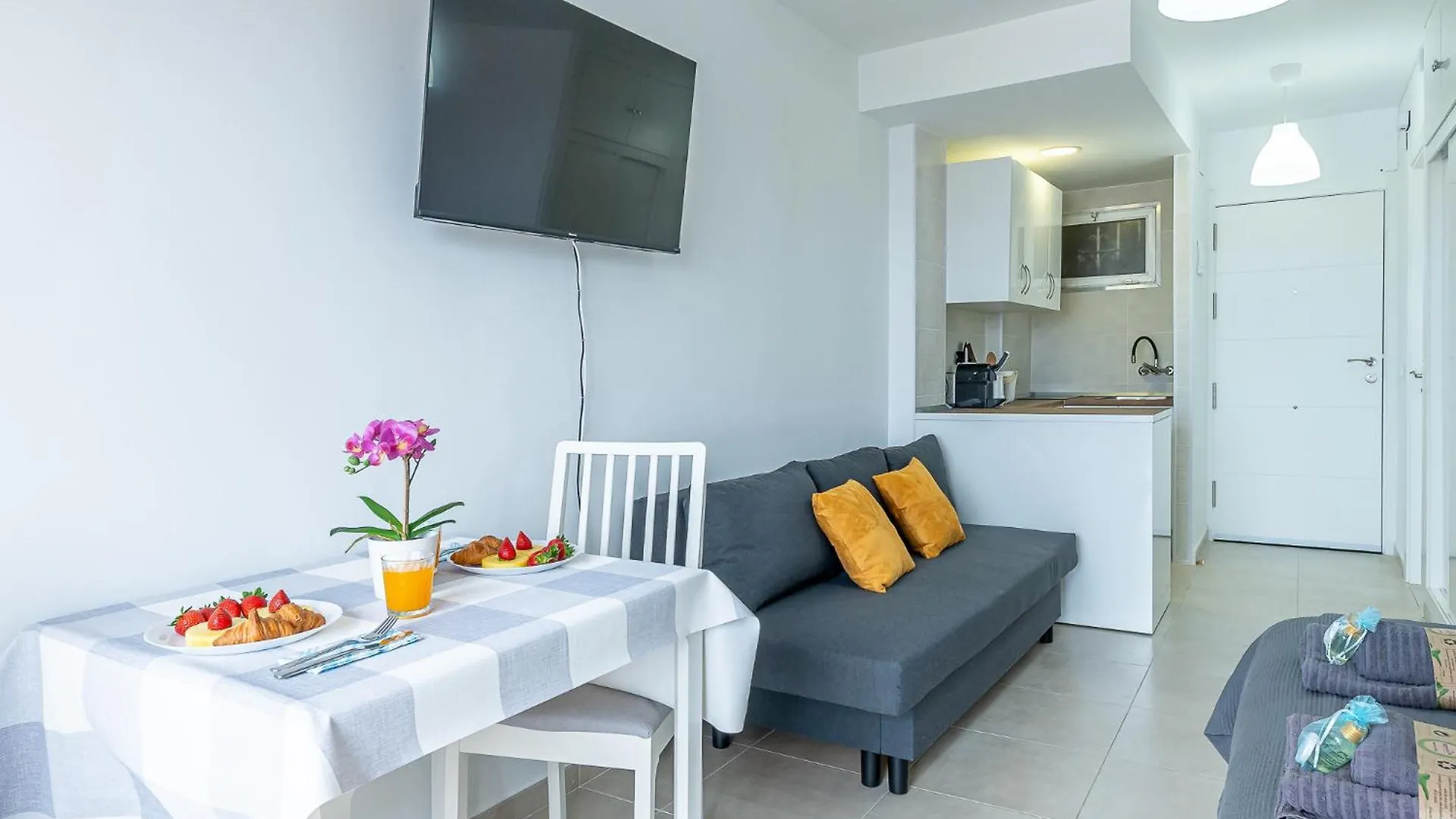 797 Holiday Rentals - Moderno Estudio Con Hermosa Vista En Ju Arroyo De La Miel